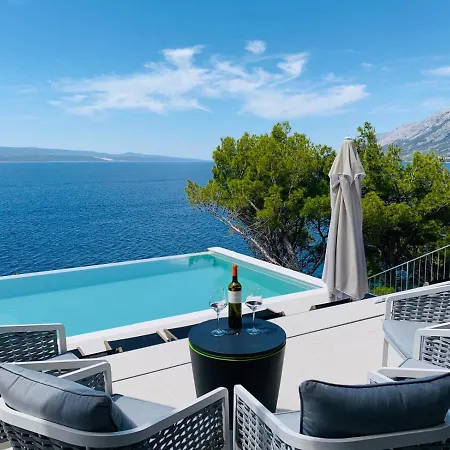 Bacana Villa *